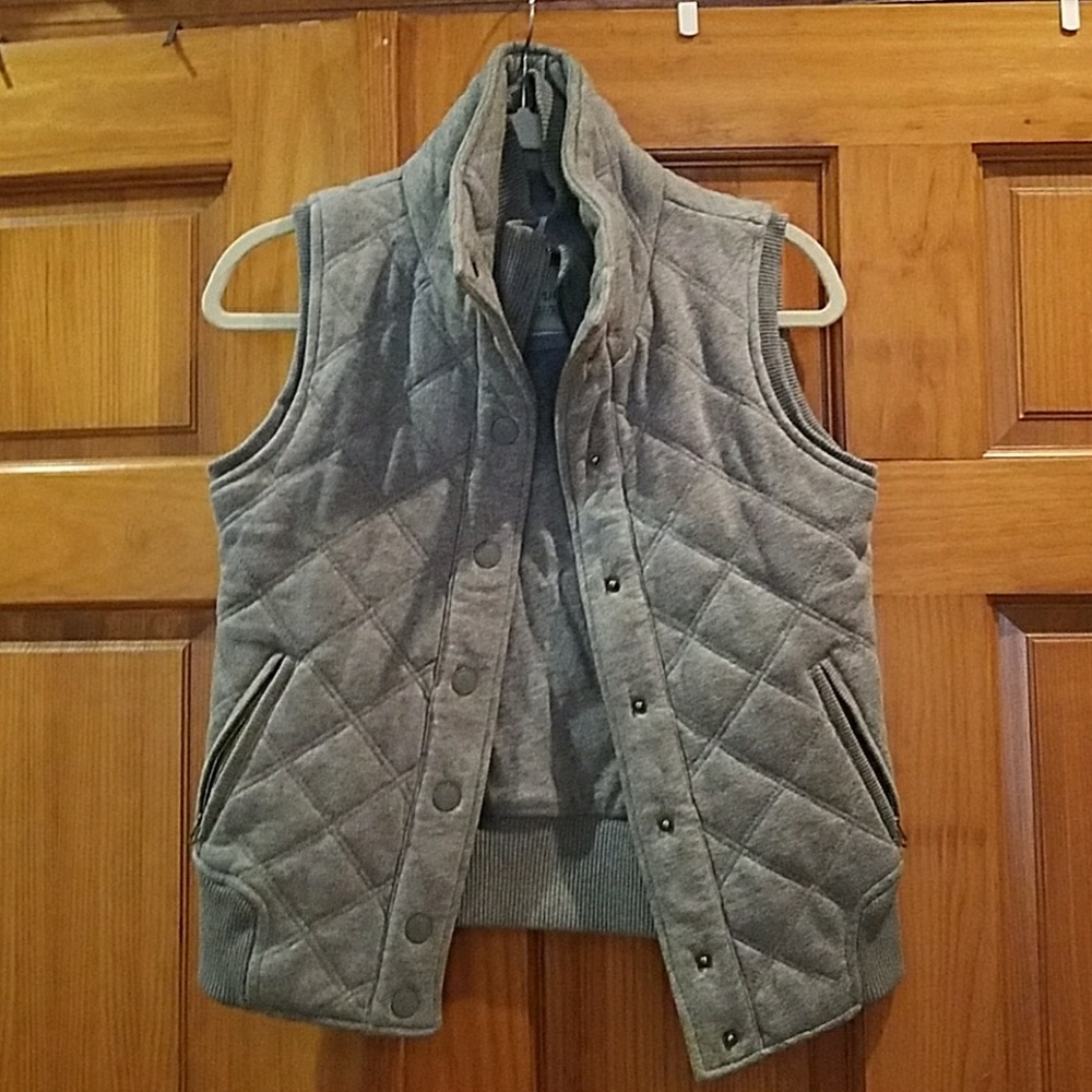 Aeropostale grey vest